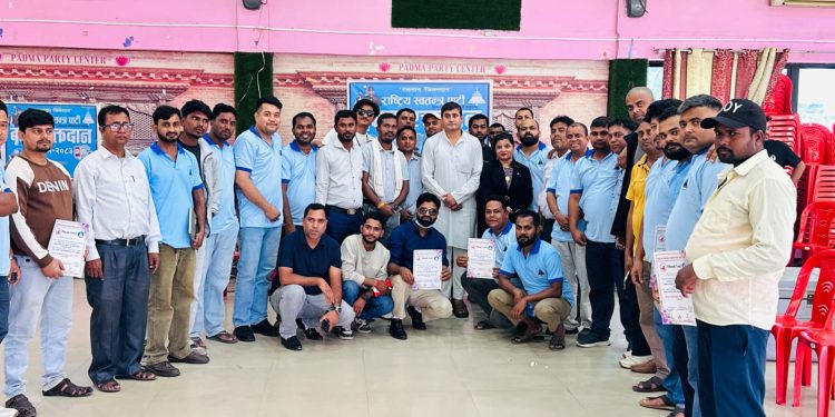 रगतको कमि हुन थाले पछि रास्वपा पर्साद्वारा आकस्मिक रक्तदान 