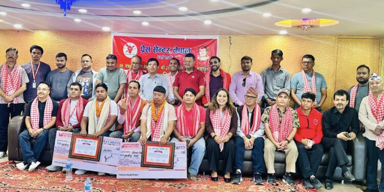 कृष्ण सेन ‘इच्छुक’ स्मृति सम्मानबाट पिठाकोटे र प्रेस सेन्टर युवा क्रियाशील पत्रकारिताबाट यादव सम्मानित