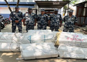 वीरगंजमा सशस्त्रको सक्रियता: १४ लाखको कपडा र किराना सामान बरामद