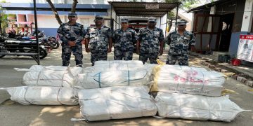 वीरगंजमा सशस्त्रको सक्रियता: १४ लाखको कपडा र किराना सामान बरामद