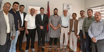 रास्वपा सभापति लामिछाने र वीरगन्ज उद्योग वाणिज्य संघका पदाधिकारीबीच भेटवार्ता, व्यावसायिक समस्या समाधानका पहल गर्ने आश्वासन