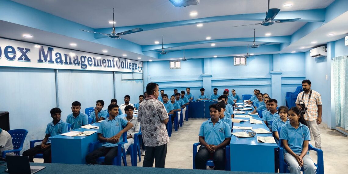 वीरगन्ज कलेजका कक्षा ११ का विद्यार्थीहरुलाई वक्तृत्वकलाको तालिम