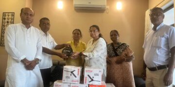 पोखरियाको कन्या माध्यमिक विद्यालयलाई ५ थान पंखा हस्तान्तरण
