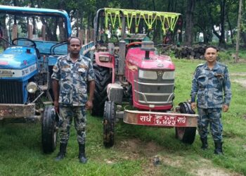 सबैया साझेदारी वन क्षेत्रमा अवैध बालुवा उत्खनन, २ ट्याक्टरसहित २ चालक पक्राउ