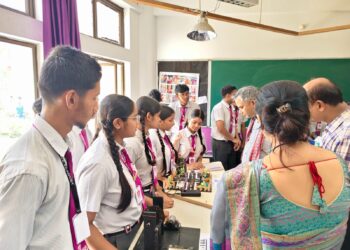 ज्ञानदा एकेडेमीमा विज्ञान प्रदर्शनी, विद्यार्थीहरुको प्रतिभाले अभिभावक र अतिथिहरु चकित