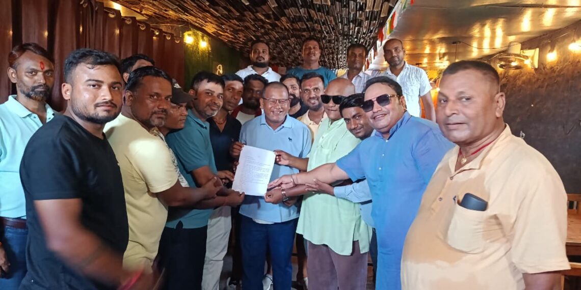 पर्सामा नेकपाका युवा नेताहरूद्वारा पार्टीको मूलधारमा युवाको सम्मानजनक समायोजन र कार्यकारी जिम्मेवारीको माग