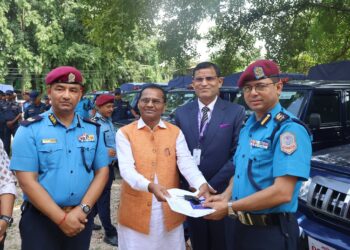 मधेस प्रदेश सरकारका गृहमन्त्री महतोद्वारा प्रहरीलाई १२ सवारी साधन हस्तान्तरण