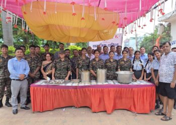 सामाजिक सेवामा पनि गौतम स्कूल सक्रिय, नारायणी अस्पतालमा पाँचसयजनालाई निःशुल्क भोजन वितरण