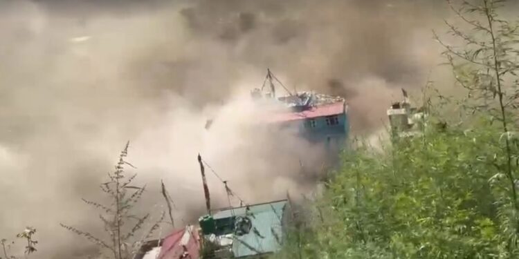 रसुवाको टिमुरेमा आकस्मिक बाढीः इन्स्पेक्टर खत्रीसहित ९ सशस्त्र प्रहरी बेपत्ता, १५ जना सुरक्षित
