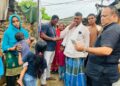 भोटेकोशी बाढीमा बेपत्ता वीरगंज–२७ का दुई परिवारलाई मेयर सिंहको भेट