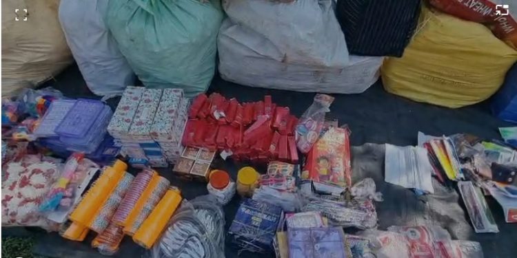 पर्सामा सशस्त्र प्रहरीद्वारा ४४ लाखभन्दा बढीका अवैध सामान बरामद, भन्सार दाखिला र पटका नष्ट
